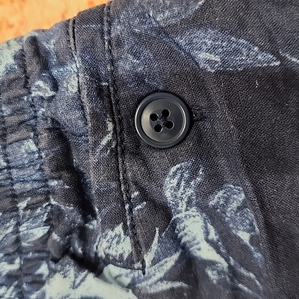 Baby boy Gap shorts - Picture 6 of 9